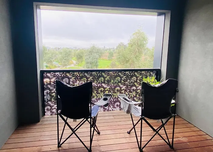 New 3 Bedroom Town House On Clyde